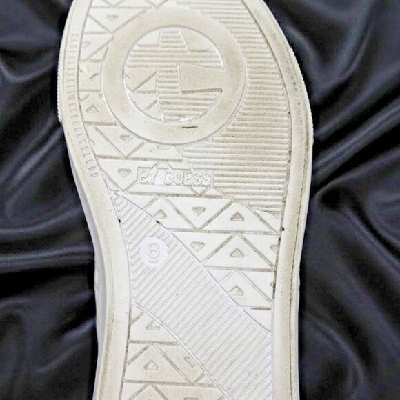 Women’s GUESS White Quilted Low Top Sneakers Size 8 Lace Up Casual Shoes - Picture 7 of 7